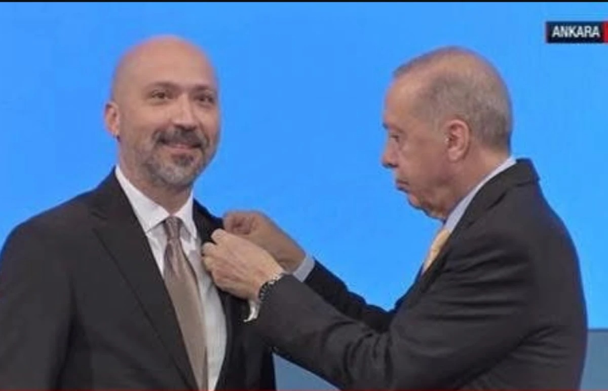 'Hasret sona erdi' diyerek AKP'ye geçmişti o sözleri gündem oldu: 'AKP 22 yılda bir çivi çakmadı'