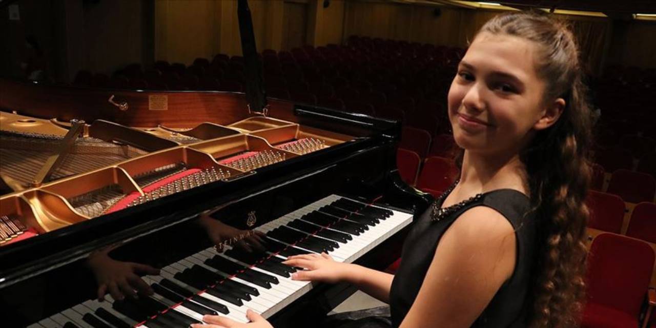Piyanist İlyun Bürkev Avrupa turnesine çıkıyor: İlk durak Atatürk Kültür Merkezi