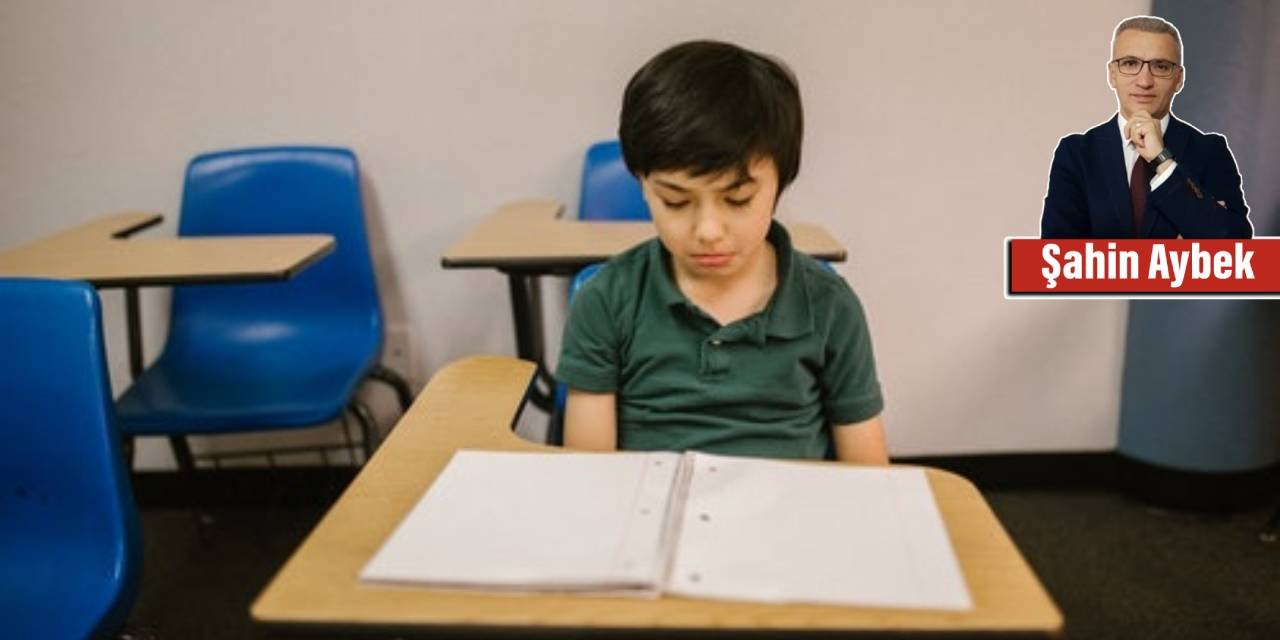 Bu milletin çocuklarına eğitimle yapılacak en güzel şey özgüvenlerini arttırmaktır