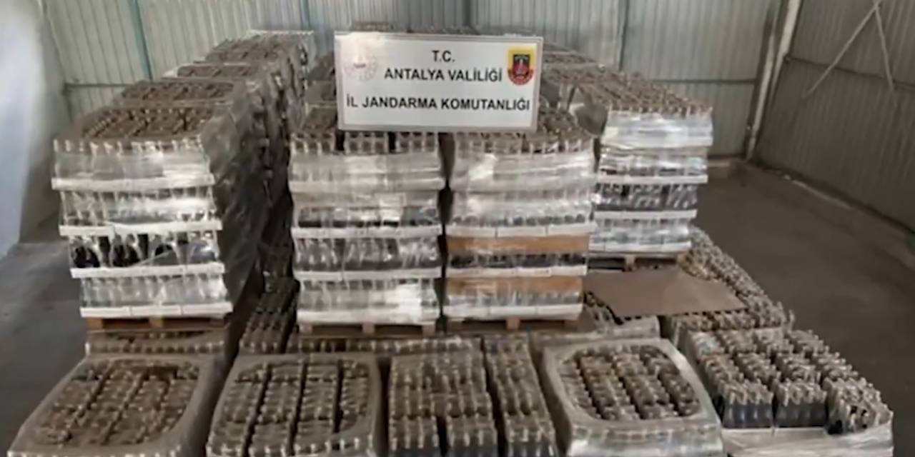 Antalya'da sahte alkol operasyonu: Binlerce litre ele geçirildi!