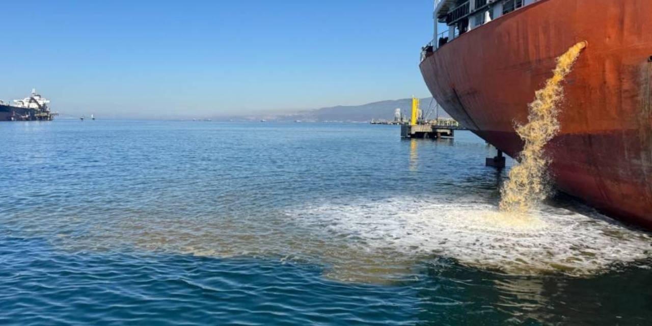 İzmit Körfezi'ni kirleten gemi hakkında yasal işlem