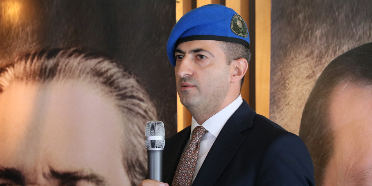 AKP'li Mehmet Çelebi komando beresi takıp şehit ailelerine İmralı Süreci'ni anlattı