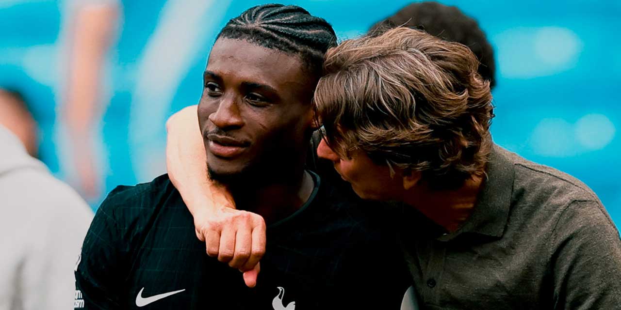 Küme düşmekten kurtulan Tottenham Manchester City'i dağıttı