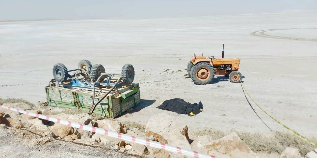 Konya’da traktöre bağlı römork devrildi: Bir kişi hayatını kaybetti
