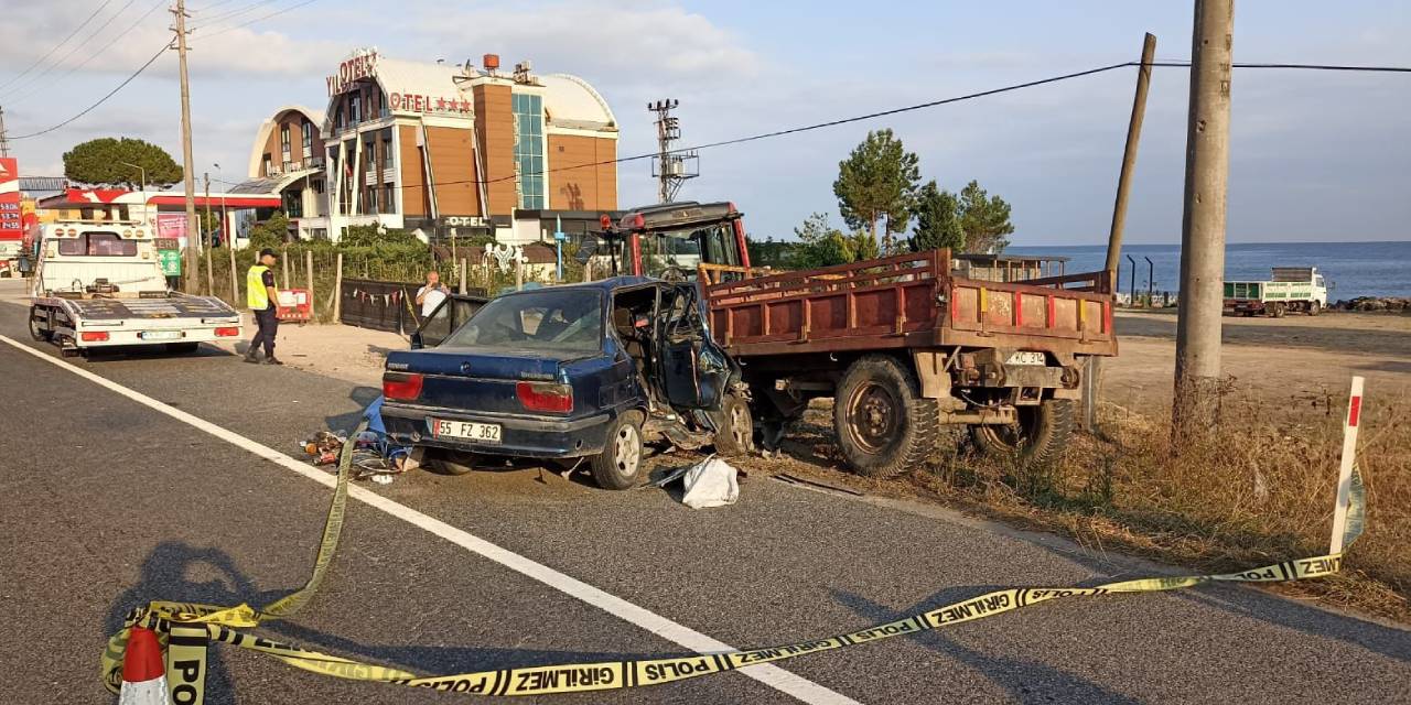 Ordu'da kontrolden çıkan otomobil traktöre çarptı: Sürücü kurtarılamadı