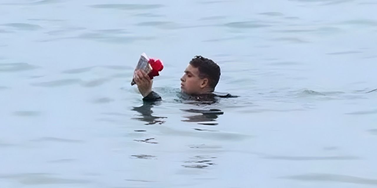 Maaşını alamayan futbolcu İspanya'ya kadar yüzdü