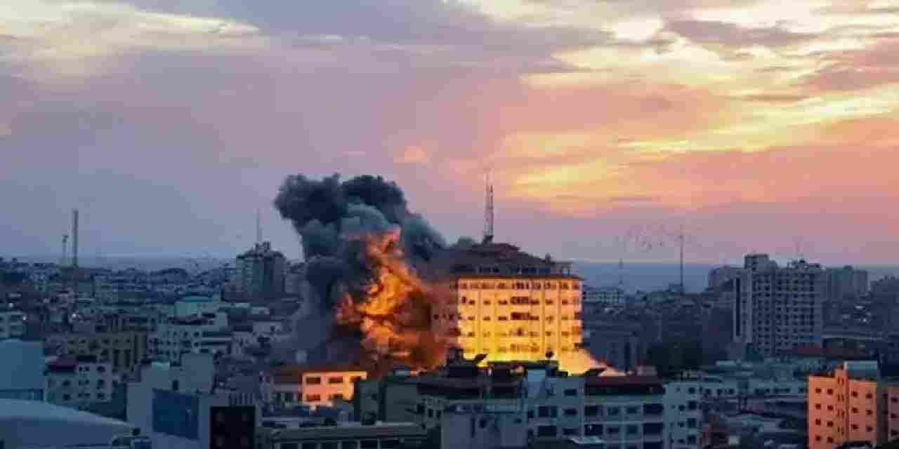 İsrail Yemen'in başkenti Sana'ya hava saldırısı