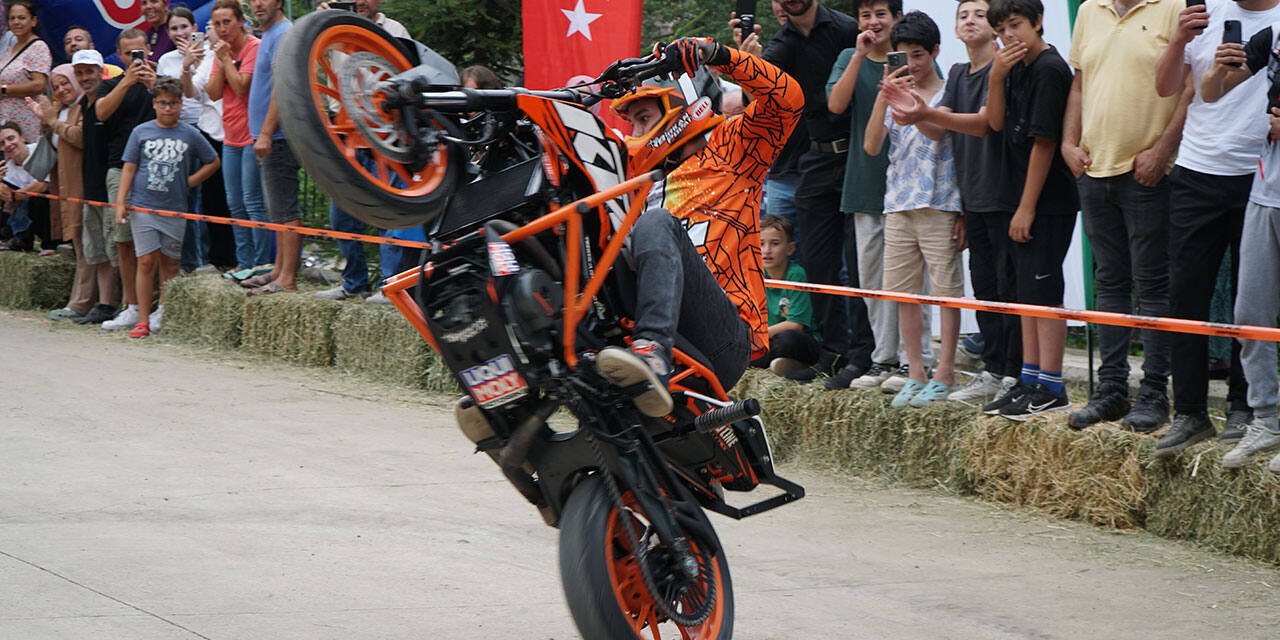 Rize’de motosiklet şov