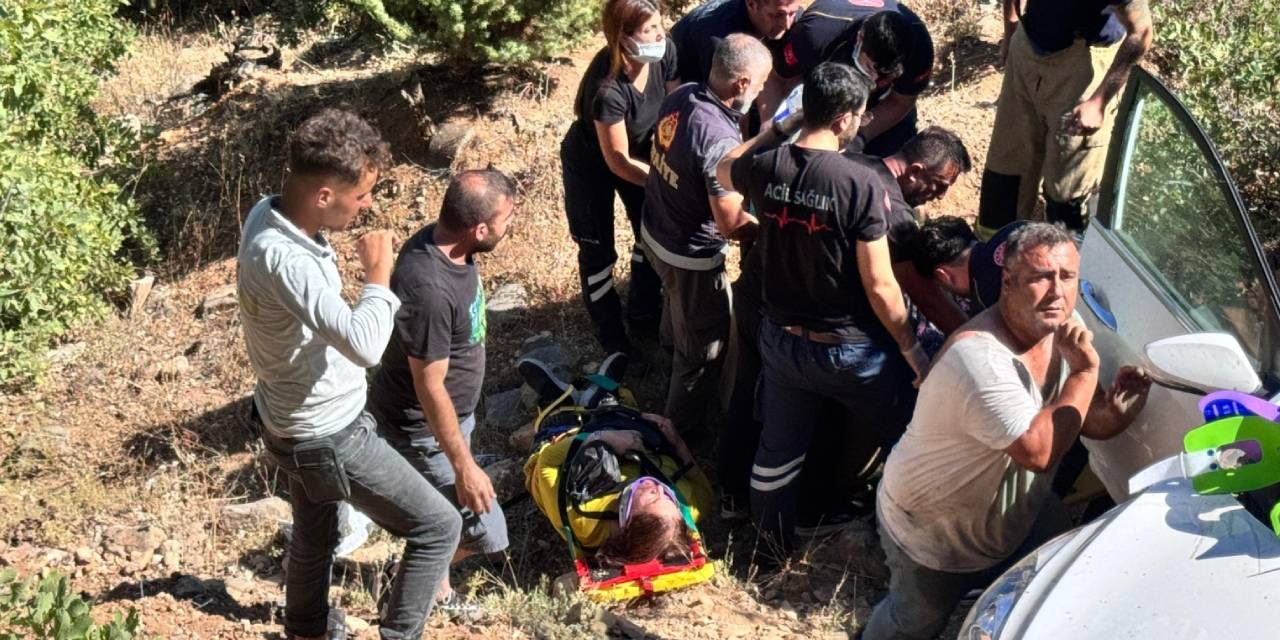 300 metrelik uçuruma yuvarlanan araçtaki 6 kişi hastaneye kaldırıldı