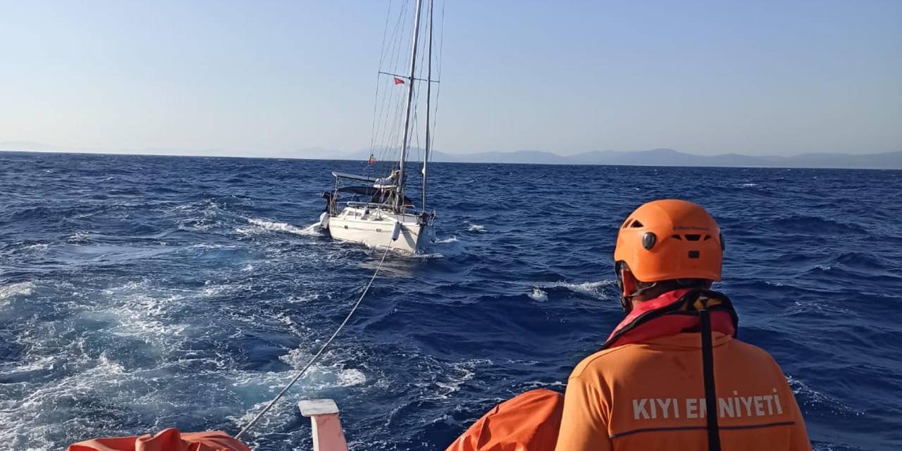 Datça açıklarında panik anları! Tekne denizde sürüklendi