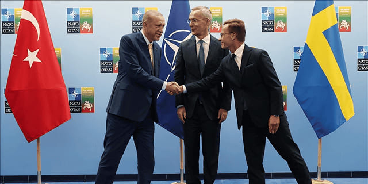 İsveçli diplomattan NATO skandalı: Türkiye dosyalarını tuvalette unuttu