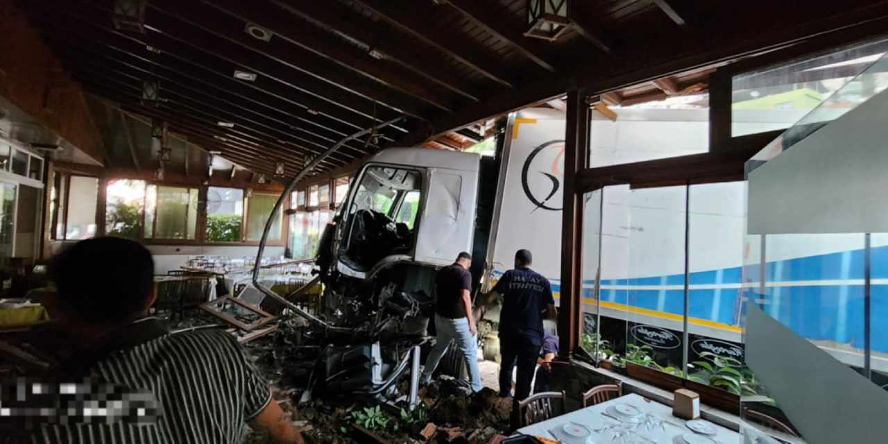 Freni boşalan kamyon dehşet yarattı