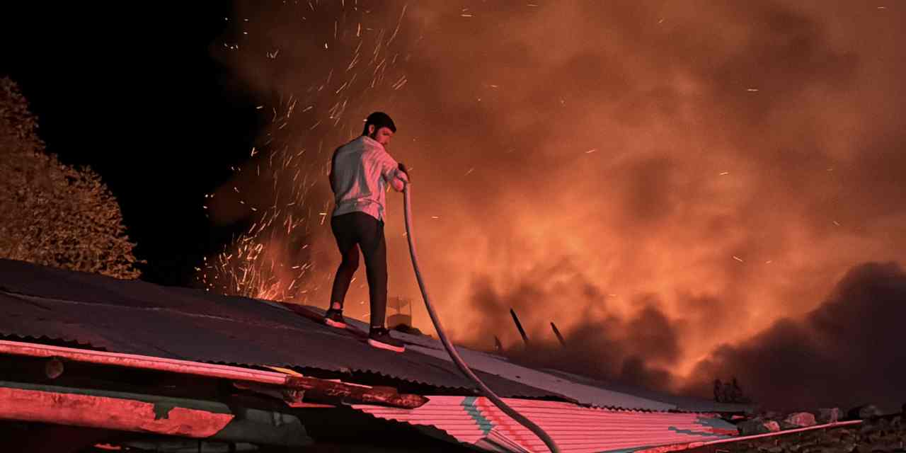 Kütahya'da köyde çıkan yangın faciaya neden oldu! Ahırdaki hayvanlar alevler içinde can verdi