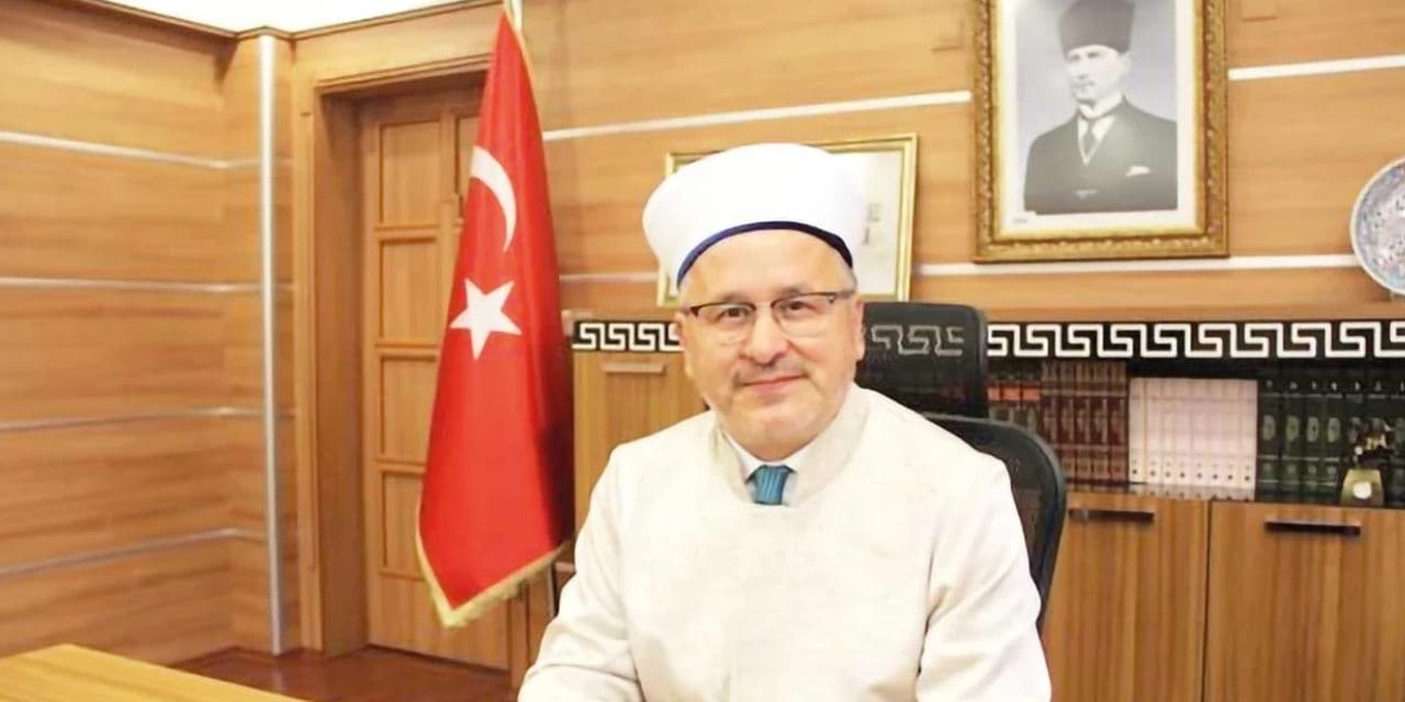 Laikliği öven müftüyü 'dinsiz' ilan ettiler!