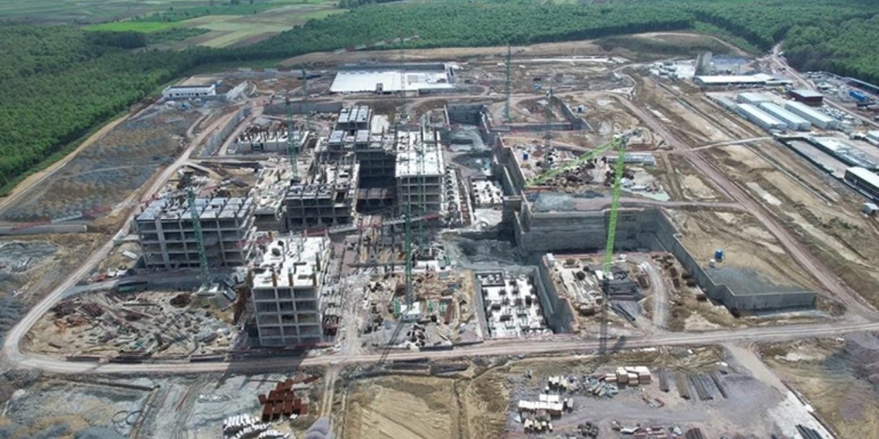 6 milyar lira harcadılar bitiremediler! Şimdi de bitmeyen hastane için 15 milyonluk yol