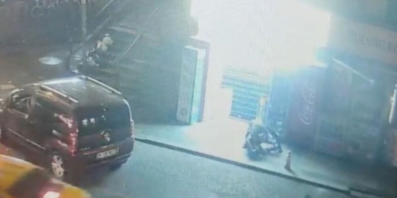 Beyoğlu'nun göbeğinde dövülerek gasbedildi!