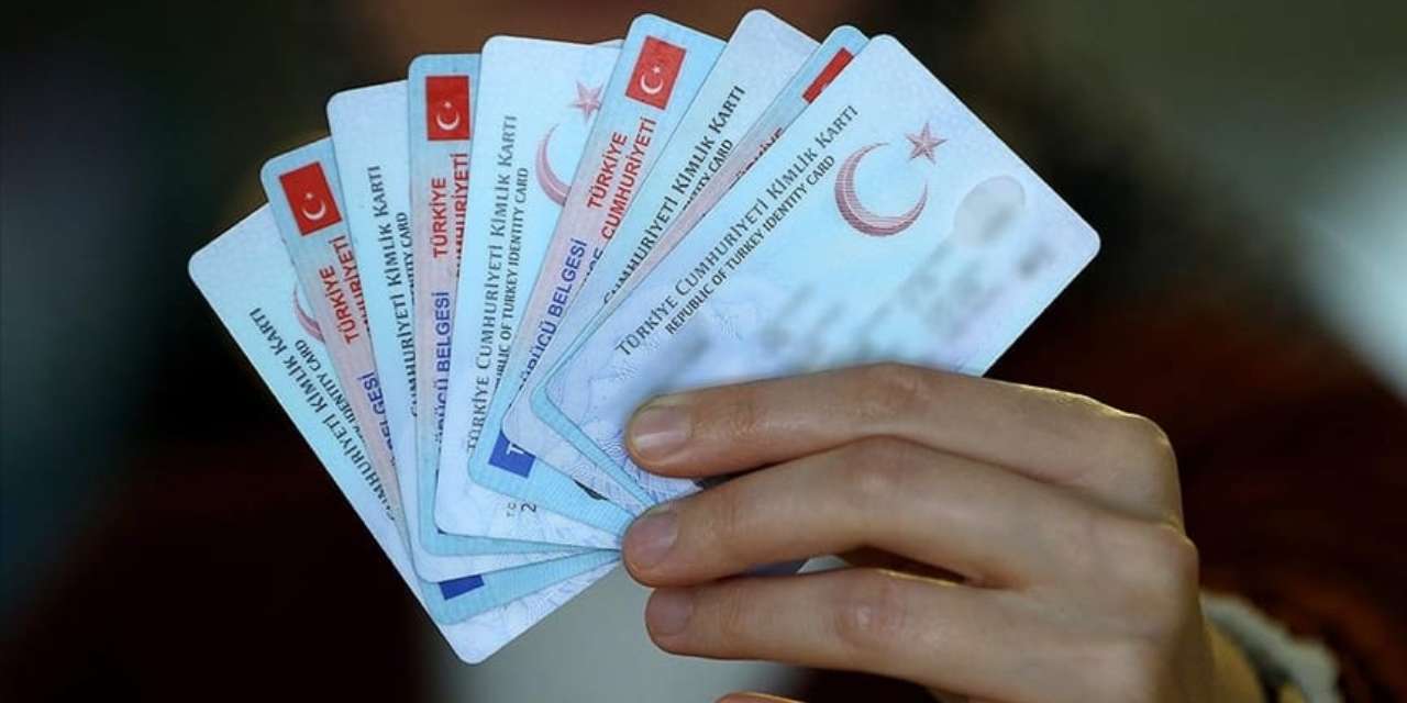 Sahte kimlikler bir tek Kilis'te mi satıldı? Telefonlarında kimlik bilgileri ile yakalanmıştı