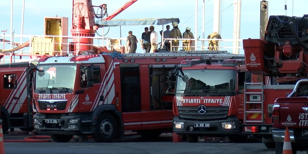 Haydarpaşa'da gemide yangın