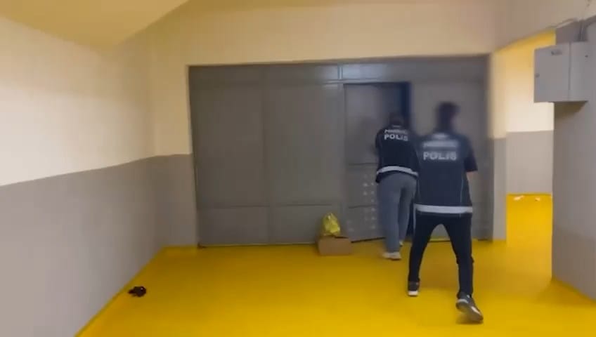 Turşu bidonundan uyuşturucu çıktı!