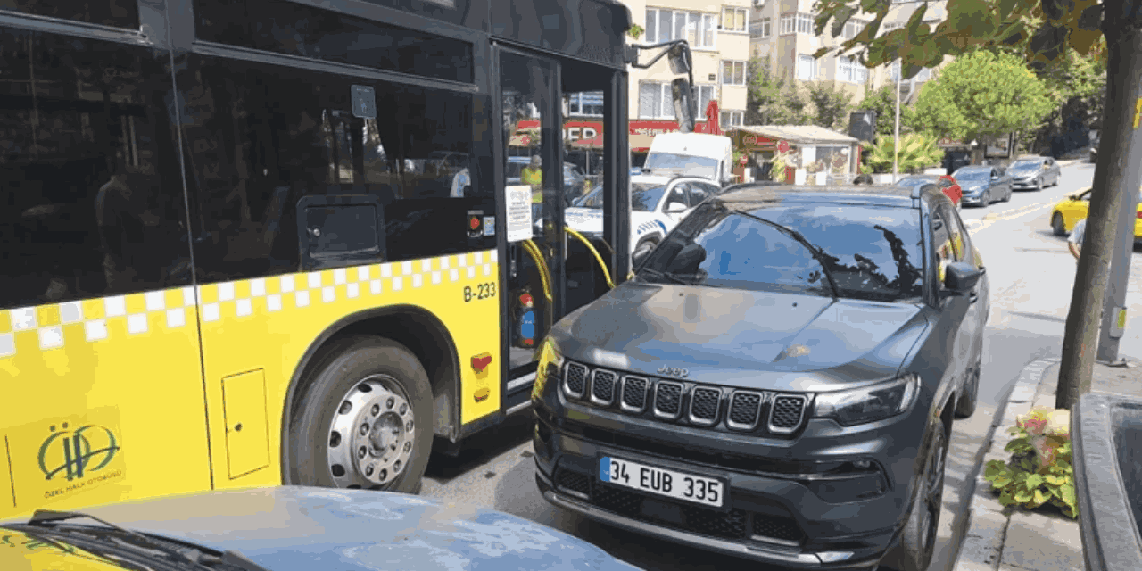 Hatalı park Şişli'yi kilitledi! Trafik 40 dakika durdu