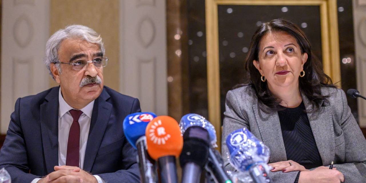 DEM Parti heyeti İmralı'da Öcalan'la görüşüyor