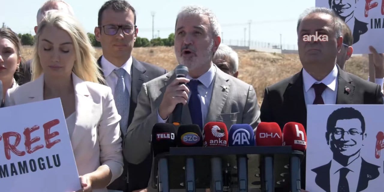 Bakanlığın İmamoğlu izni vermediği Avrupalı Başkanlar Silivri'de güneşin altında açıklama yaptı