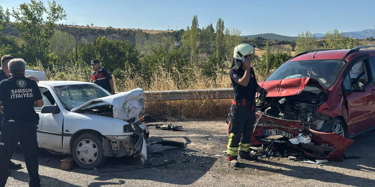 Samsun'da iki otomobil çarpıştı! Ölü ve yaralılar var