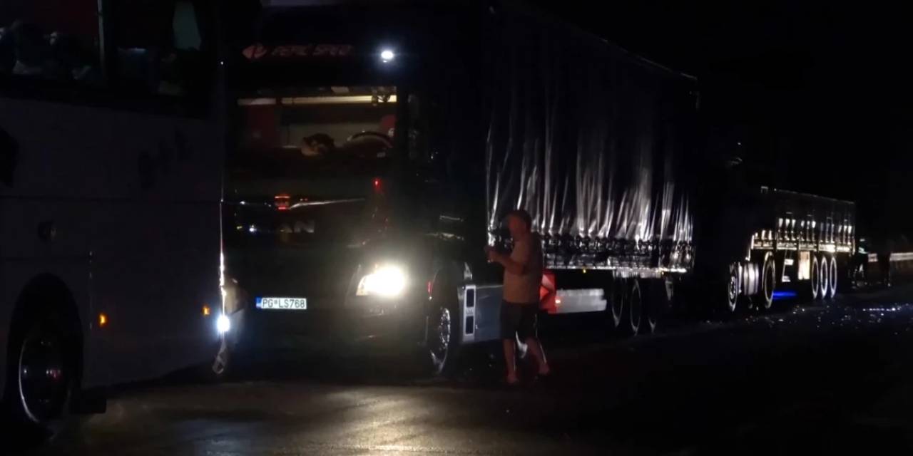 Balıkesir'de zincirleme kaza: 1 kişi hayatını kaybetti
