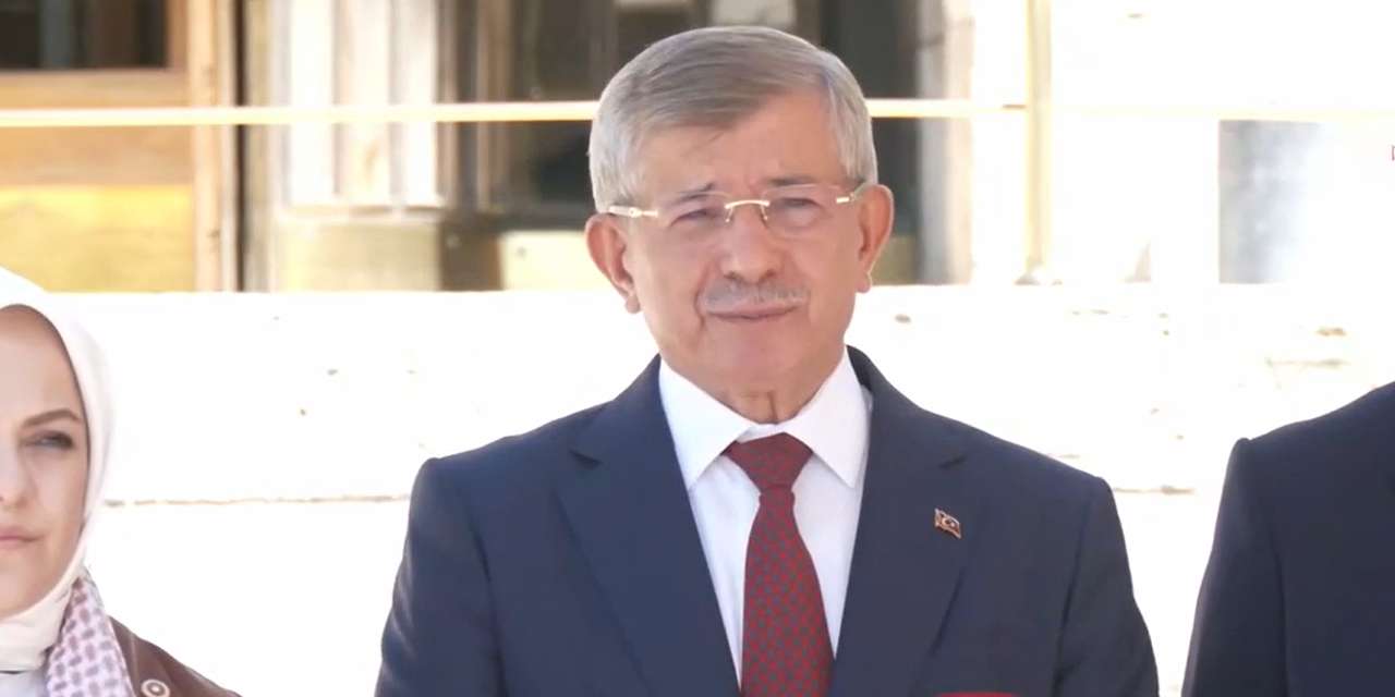 Davutoğlu: İsrail'e sınır komşu ülkelerden çekilmeli