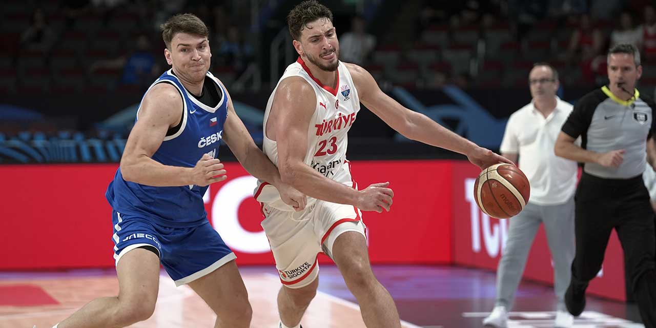 12 Dev Adam'dan Avrupa Şampiyonası'nda bir galibiyet daha