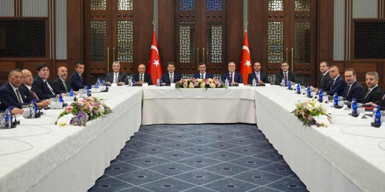 Cumhurbaşkanı Yardımcısı ile işverenler sendikası görüştü