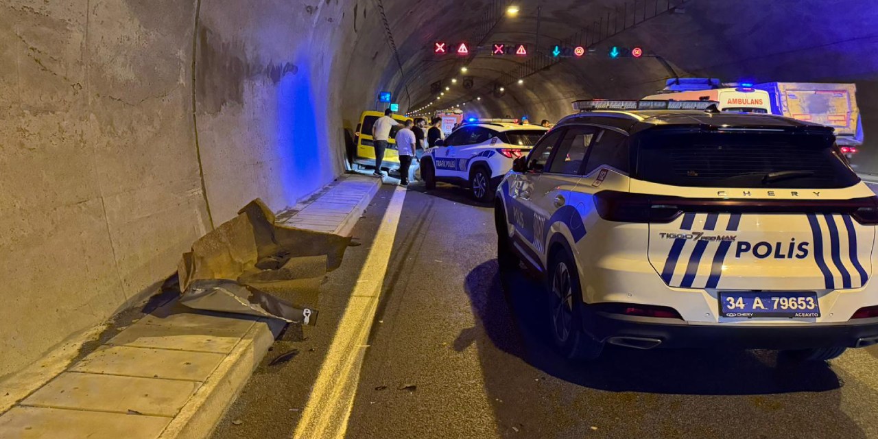 Tünelde zincirleme kaza! 10 araç birbirine girdi