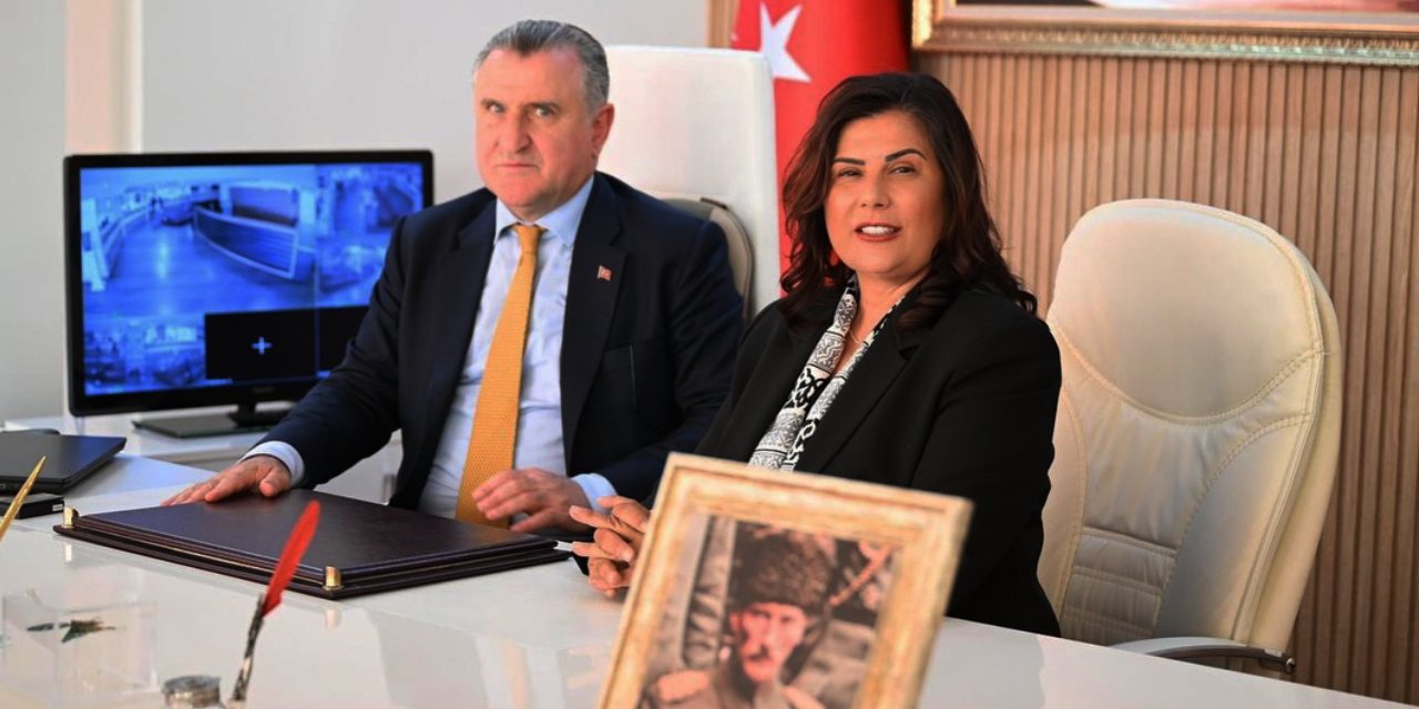 Tek karede Çerçioğlu'nun özeti! AKP'li Osman Aşkın Bak şaşkınlıktan baka kaldı