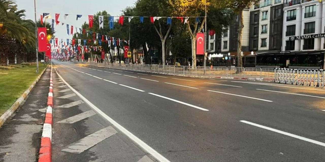 İstanbul'da 16 yol trafiğe kapatıldı