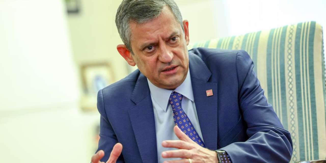 Özgür Özel tüm partilerin görüp konuşmadığı anketi ortaya çıkardı: Kurultay'ın etkisini açıkladı