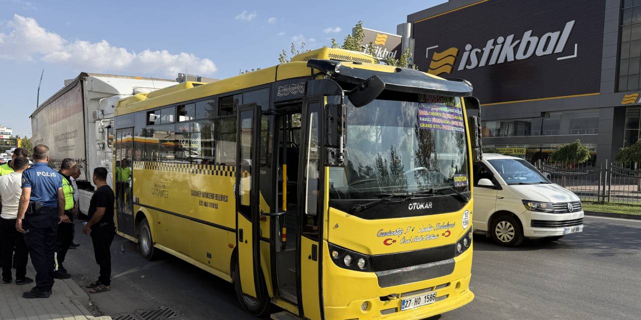 Özel halk otobüsüne TIR çarptı: 2'si ağır 3 yaralı