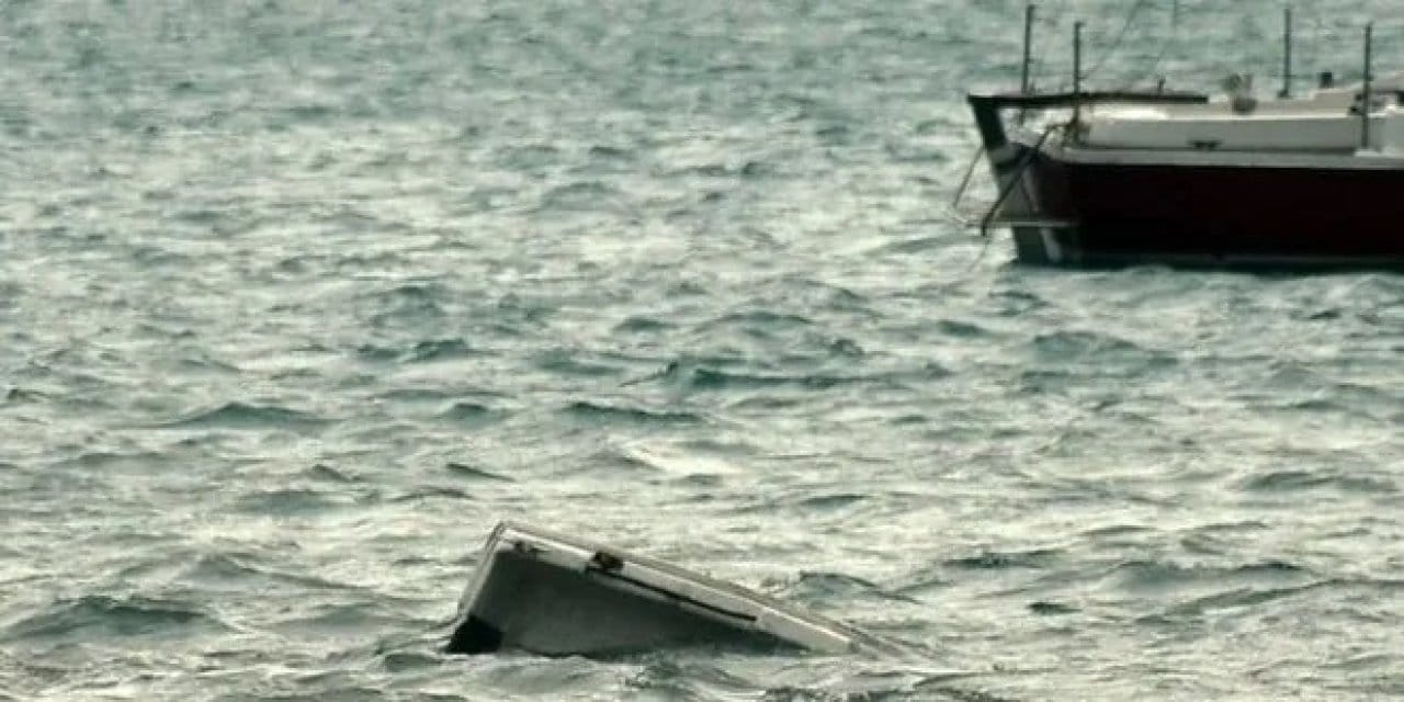 Alabora olan teknede 70 kişi öldü