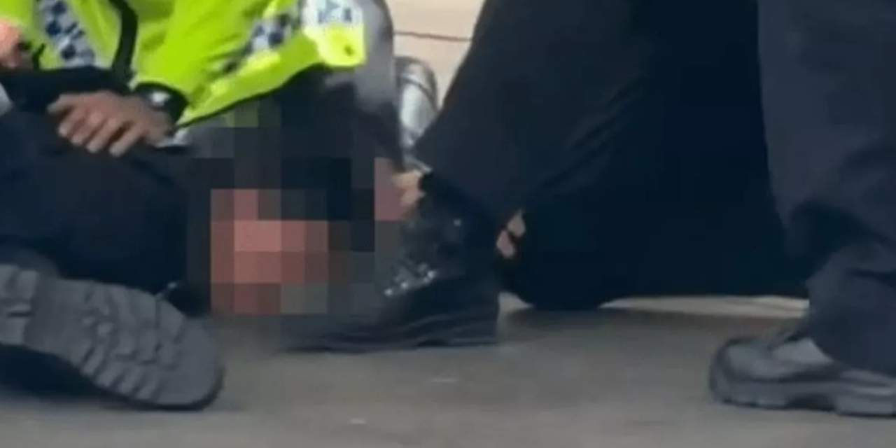 Premier Lig maçı sonrası panik anları!