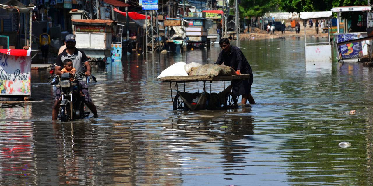 Pakistan’da tarihin en büyük sel felaketi! 2 milyon kişi etkilendi