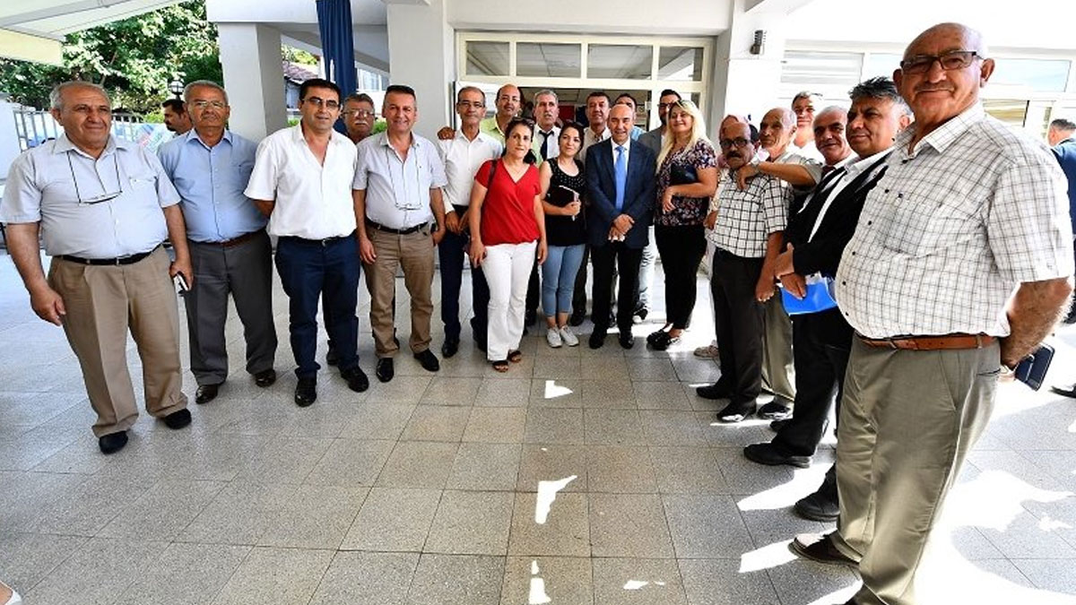 İzmir Büyükşehir Belediyesi'nden muhtarlara ücretsiz ulaşım