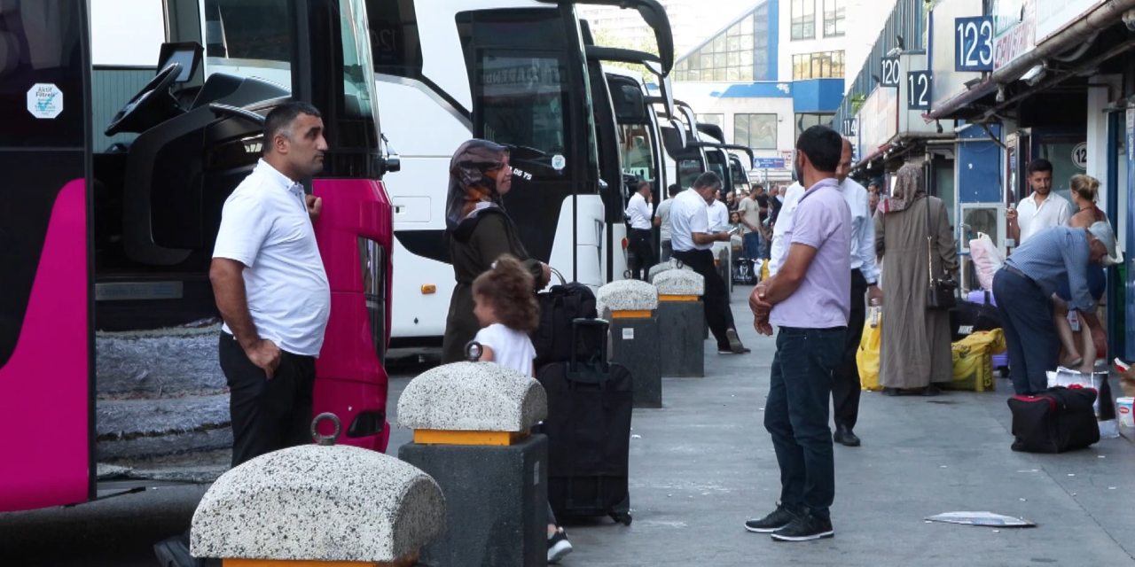 Otogarda öğrenci yoğunluğu