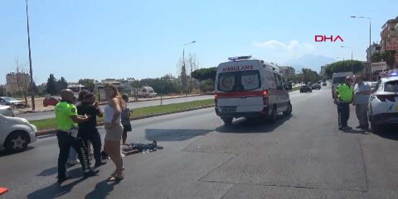 Antalya'da yayaya çarpan servis kaçtı