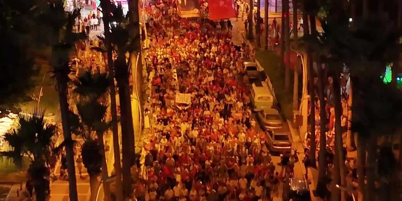 30 Ağustos coşkusu meydanlara sığmadı