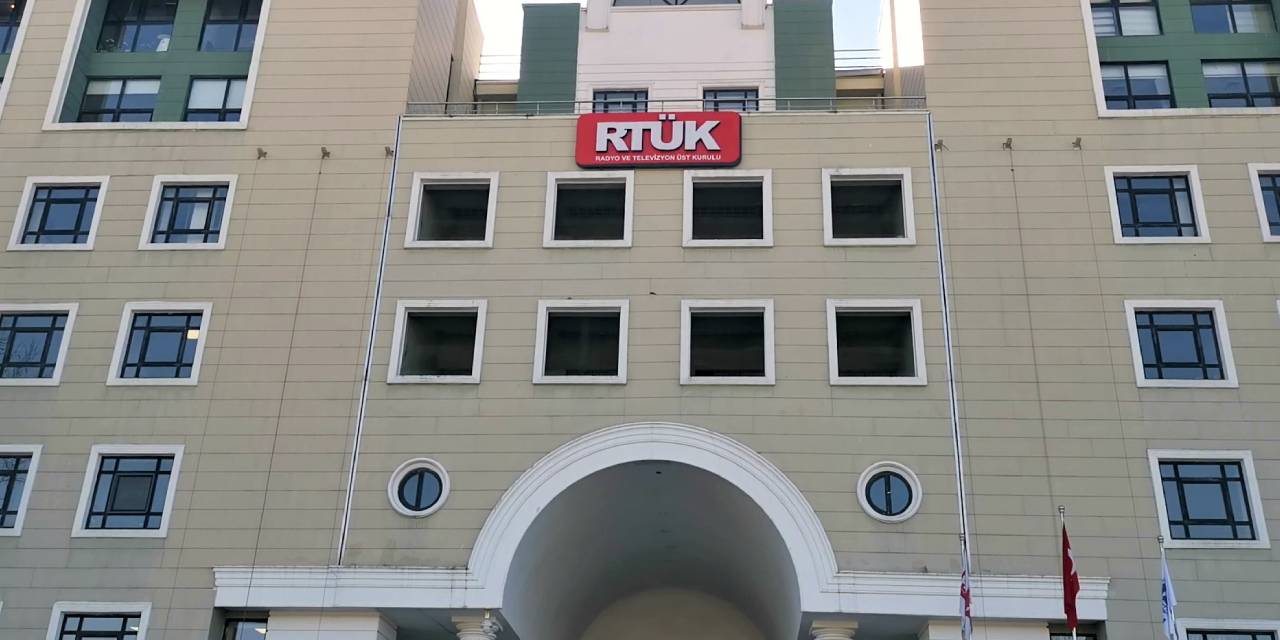 Demokrasi ayıbı başladı: TELE1'in ekranı 5 gün karartıldı