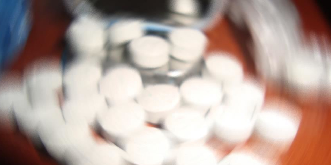 Doçent ikiz çocuklarına ekstazi ve amfetamin verdi! Eşine cehennemi yaşattı