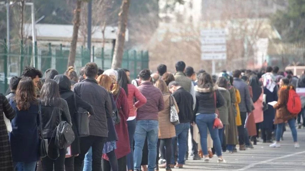 Üniversite mezunları işsiz: Türkiye üniversitelilerin iş bulma oranında sondan ikinci