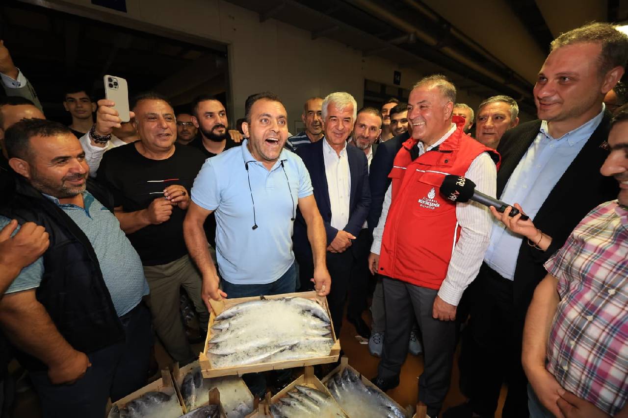 İBB Başkanvekili Aslan balıkçılarla birlikte 'Vira Bismillah' dedi