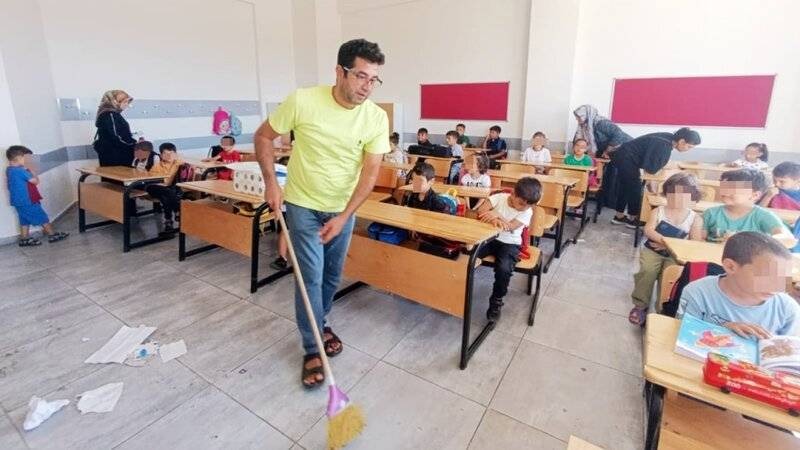 CHP'li belediyelerin okulları temizlemesine izin vermedi: Temizlik olmadan yeni yıla nasıl hazırladınız?