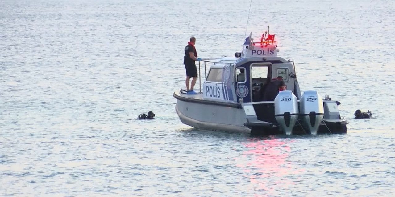 İstanbul açıklarında hareketli anlar: Ekipler harekete geçti