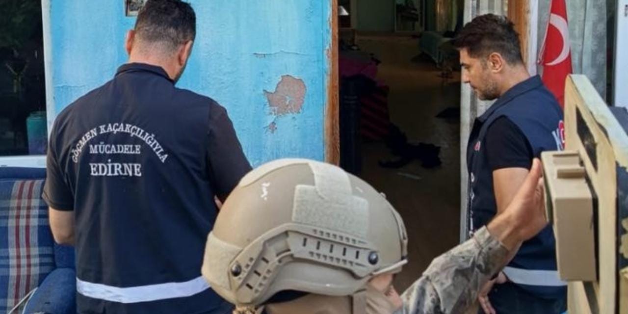 Edirne'de evinde yakalanan göçmen kaçakçısı tutuklandı